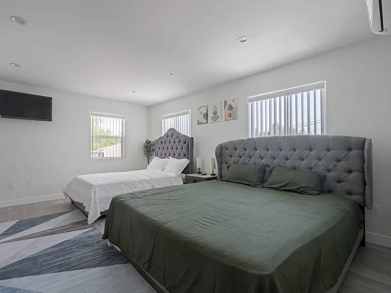 2239 N Niagara St #102 — Photo 7