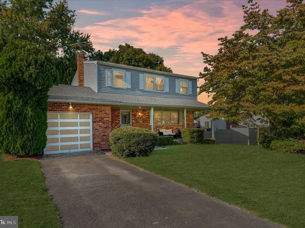 30 Scott Ln, Aston, PA 19014