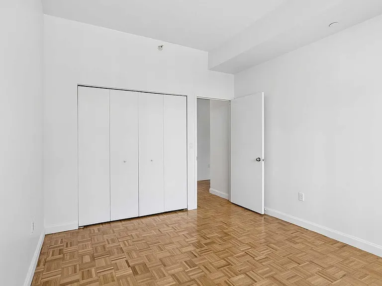 360 W 43rd St #S4D — Photo 12