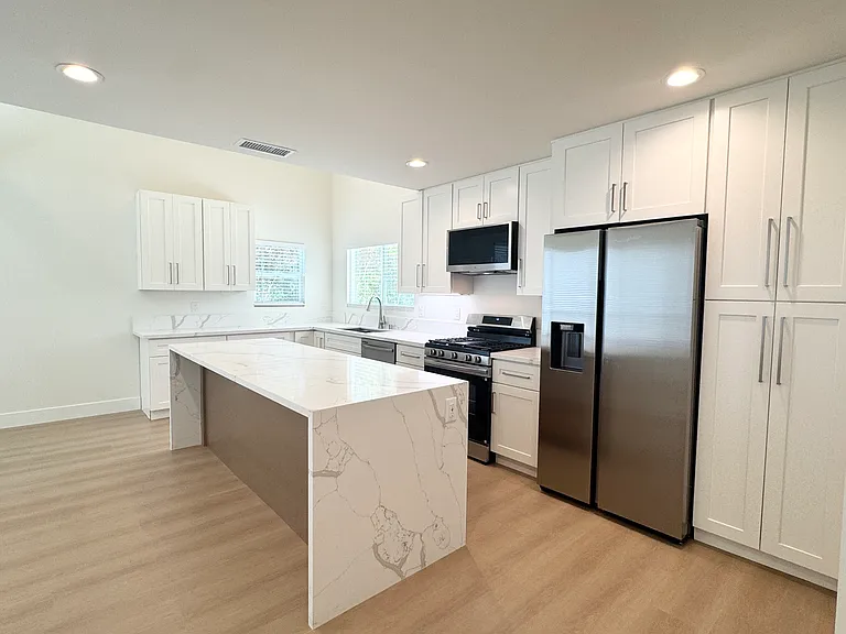 2737 Forest Park Ln — Photo 13
