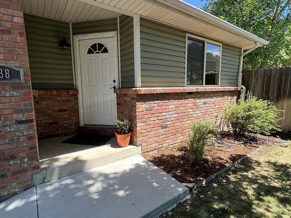 588 Depew Ct