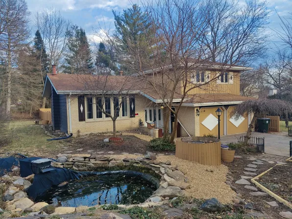 26605 W Wilmot Rd, Antioch, IL 60002