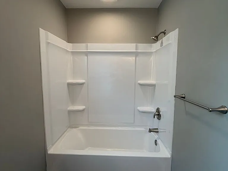 1518 Eastview Ave — Photo 17