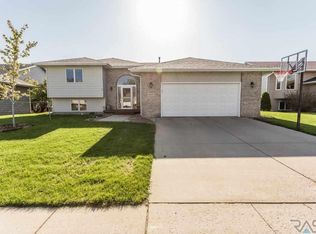 5300 S Sarmar Ave, Sioux Falls, SD 57106