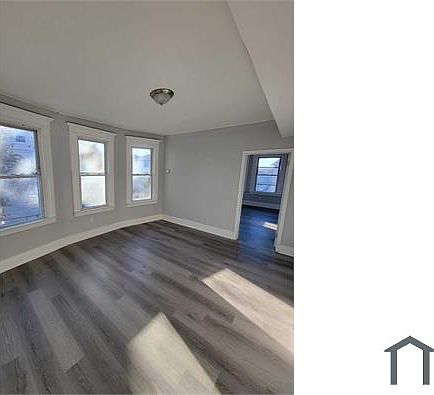 4th image of 22 Fabyan Pl #2