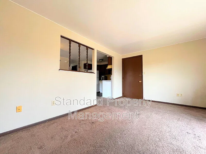 2 bed, 1.0 bath, $1,250 — Photo 2