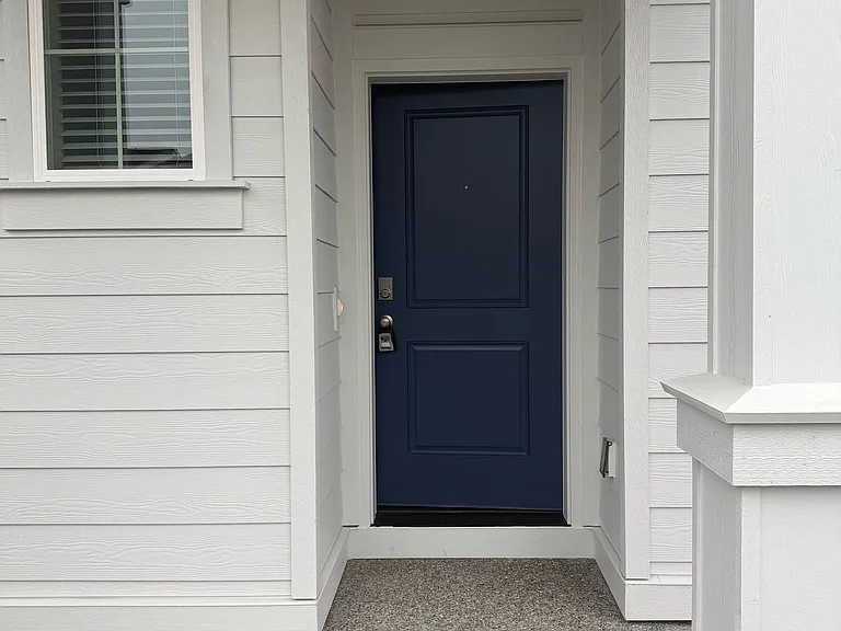 1441 SW Fielder Pl — Photo 5