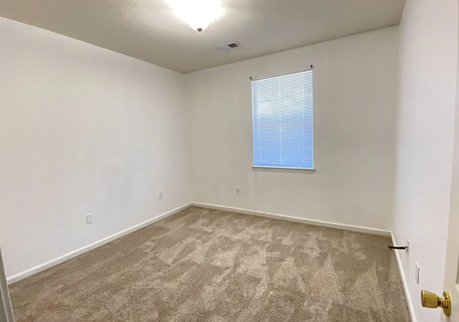 Special! 2 Bedroom/2 Bath Condo; 1/2 Off Rent Second Month — Photo 4