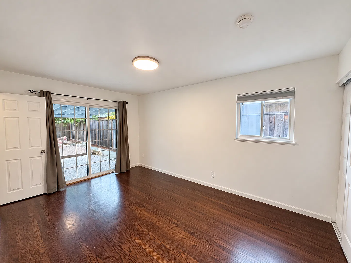 3 bed, 1366 sqft, $5,100 — Photo 4