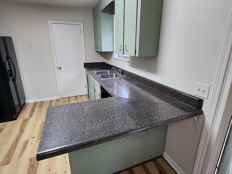 117 Hazel Dr — Photo 6
