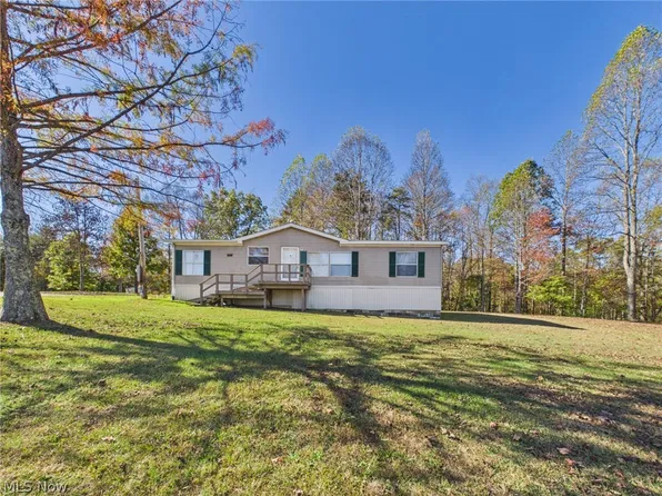 9644 Elizabeth Pike, Elizabeth, WV 26143