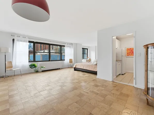 140 W End Ave APT 6D, New York, NY 10023