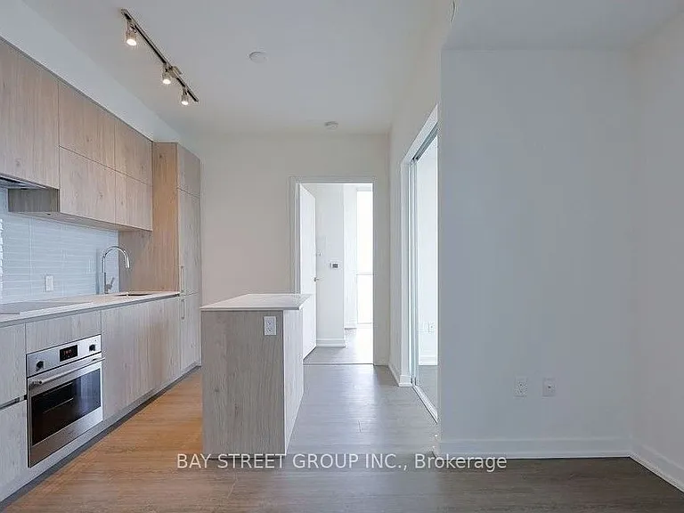 1 Yorkville Ave #4008 — Photo 8