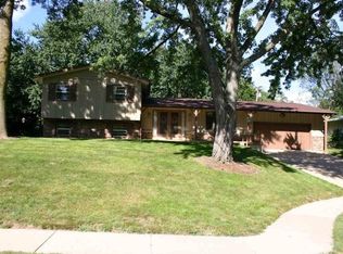2404 Maywood Cir, Middleton, WI 53562