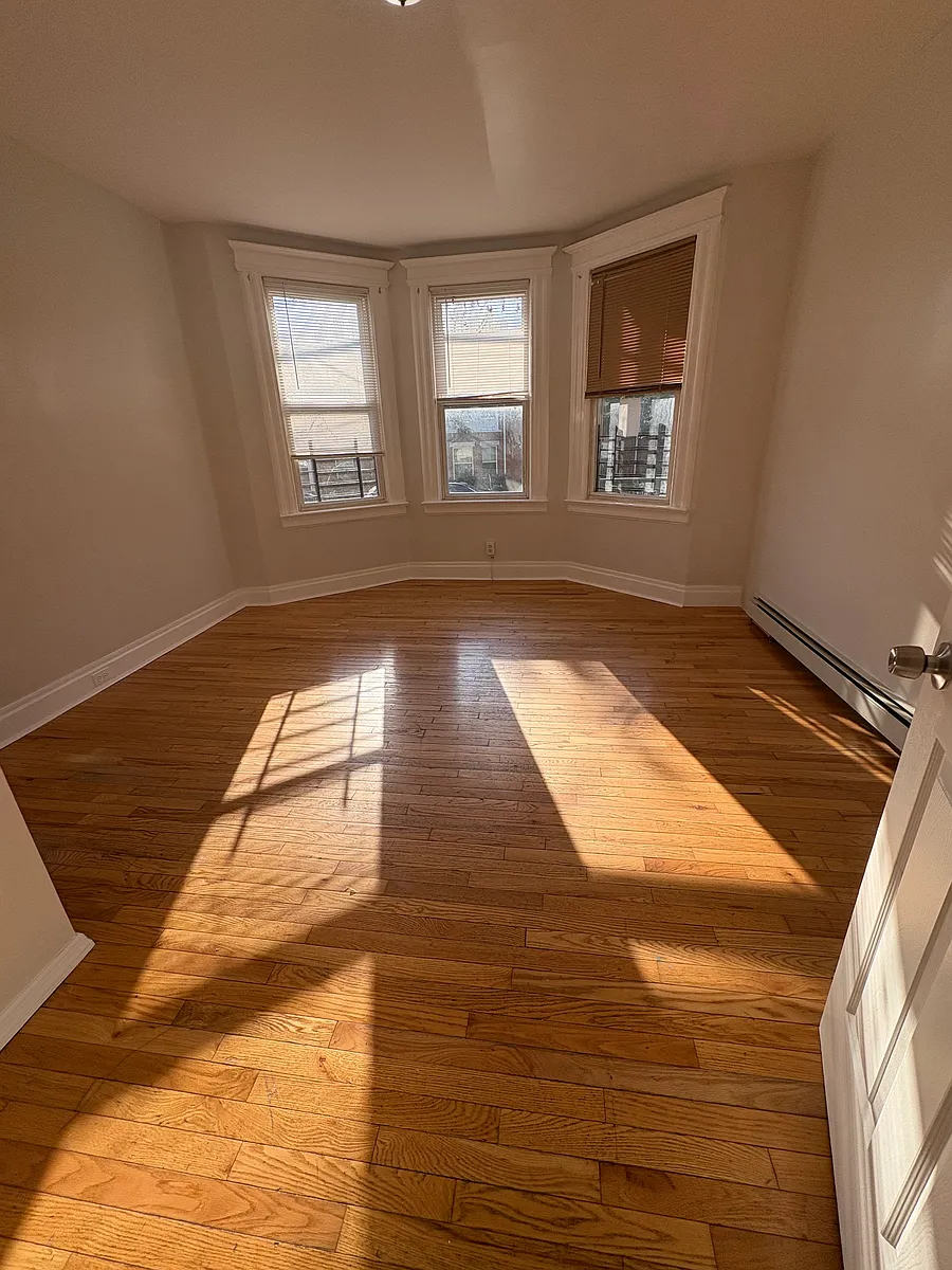 Building Photo - 532 S 11th St #1F