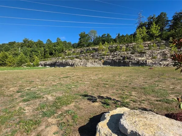 3279 Echo Lake Dr, Eureka, MO 63025