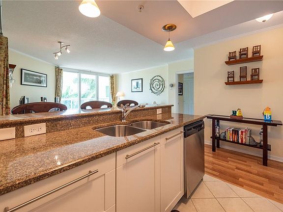 3rd image of 401 SW 4th Avenue #401