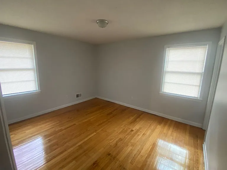 221 Ramblewood Dr — Photo 16
