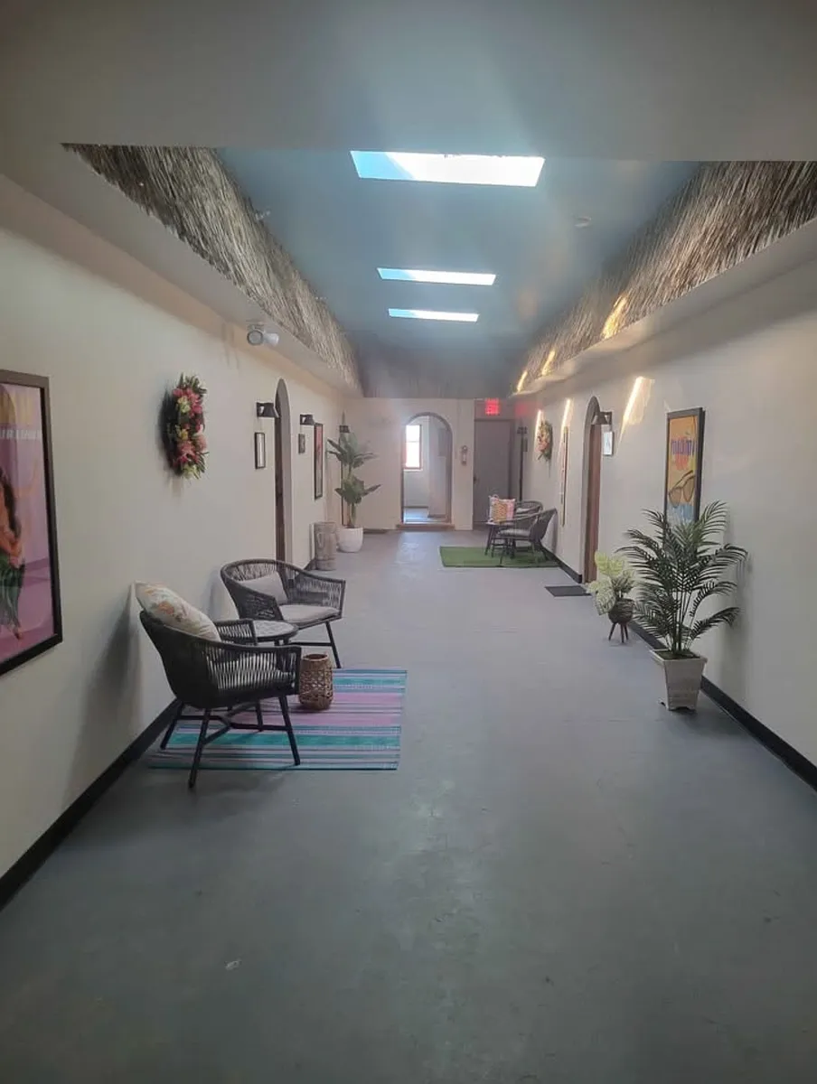 Building Photo - 512 N Steele Ave #203