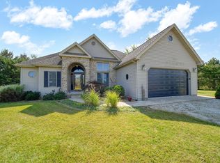 10044 Emerald Dr, Brooklyn, MI 49230