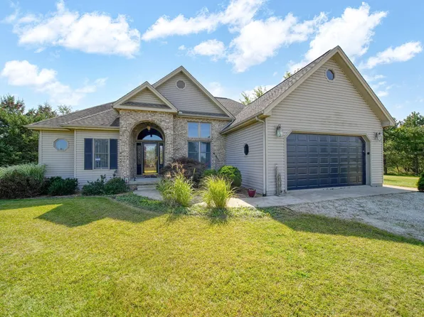 10044 Emerald Dr, Brooklyn, MI 49230
