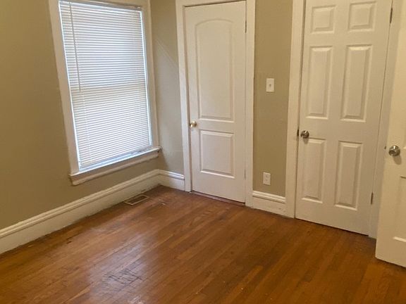 3rd image of 7623 S Eberhart Ave