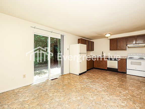 5th image of 8071 Mount Aetna St