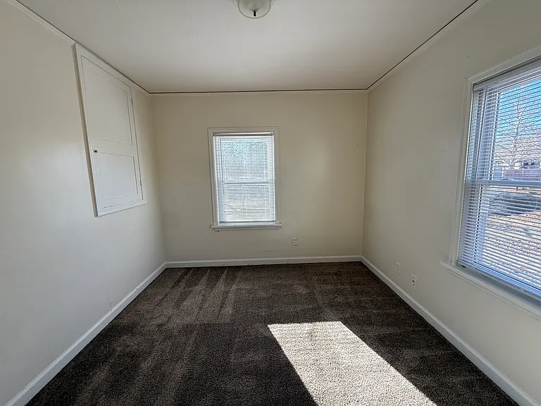 231 W 4th St #2 — Photo 26