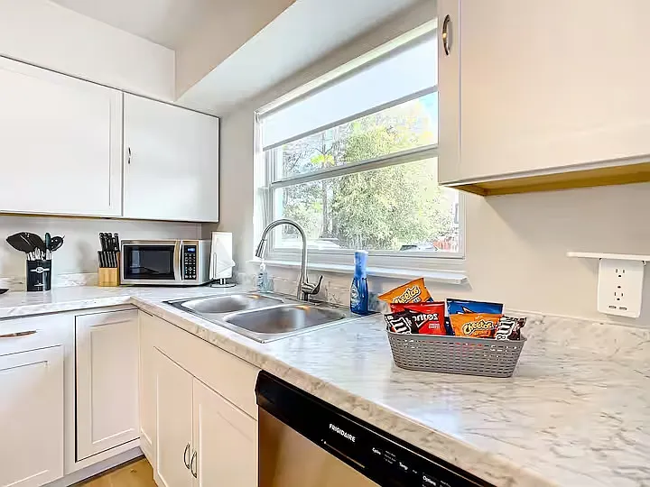 490 N Briarcreek Point — Photo 10