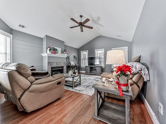 3rd image of 229 Rose Cottage Dr