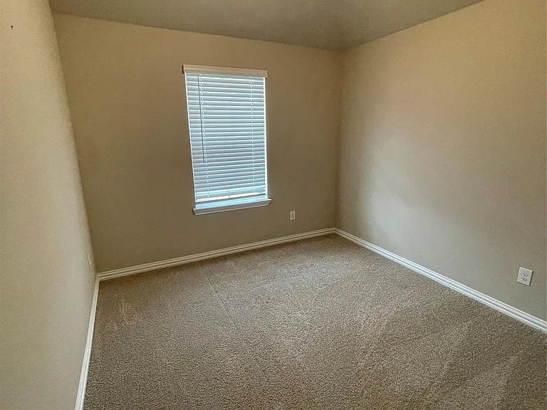 1924 Briar Hill Dr — Photo 13