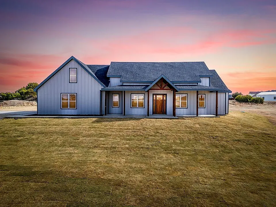 1110 County Road 2004 Gln