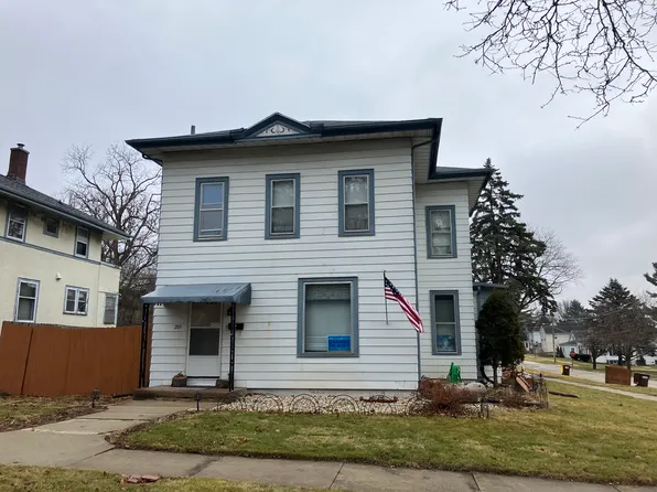 201 N Jefferson St, Harvard, IL 60033