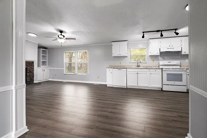 1502 Clan Campbell Dr — Photo 10