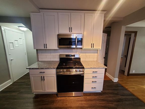 3rd image of 1407 Washburn Ave N