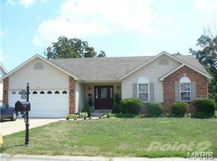 5716 Pebble Acres Dr, High Ridge, MO 63049
