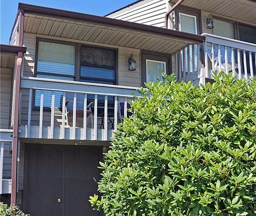 2nd image of 180 Heathstone Ct #B