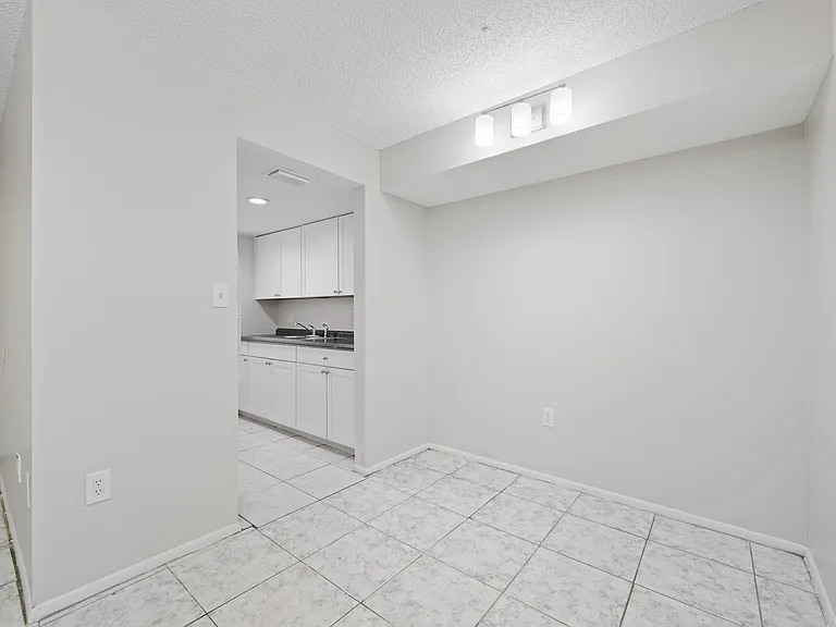 1767 Leo Ln S — Photo 8