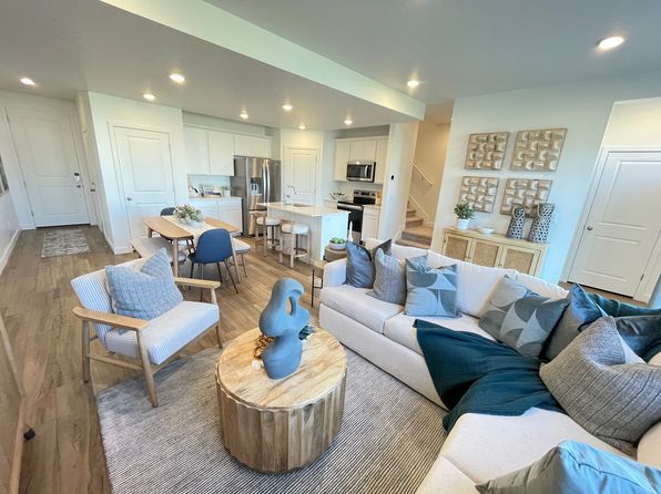 1566 N Summer Springs Cv