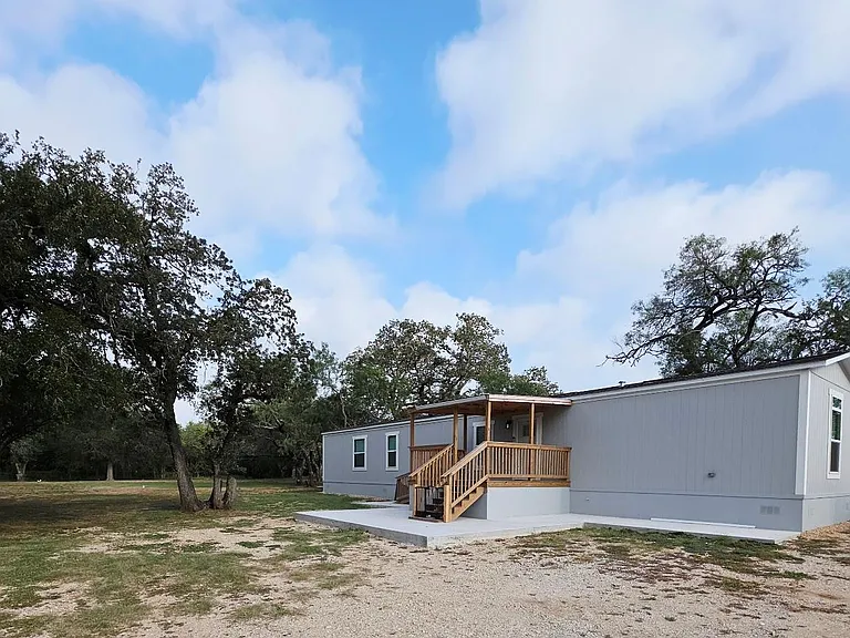 151 Lueb Ln — Photo 2