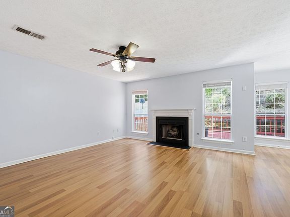 3rd image of 3279 Benthollow Ln
