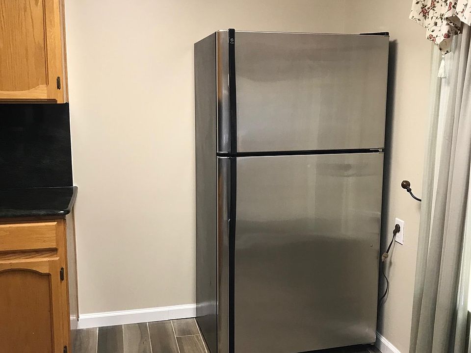 Kitchen right side