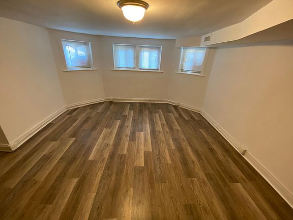 2nd image of 940 N Oakley Blvd
