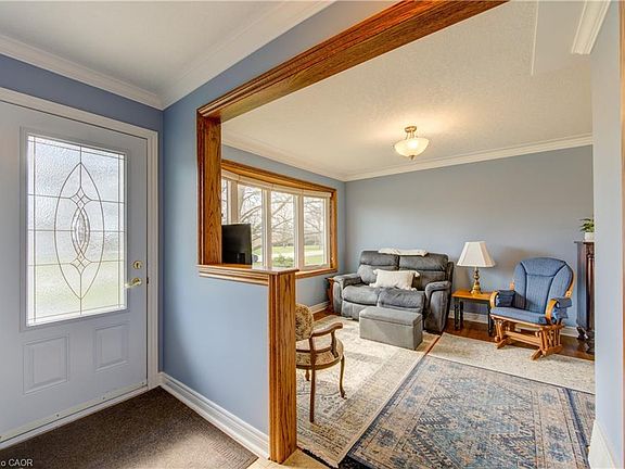 4th image of 8 Marshall Ave