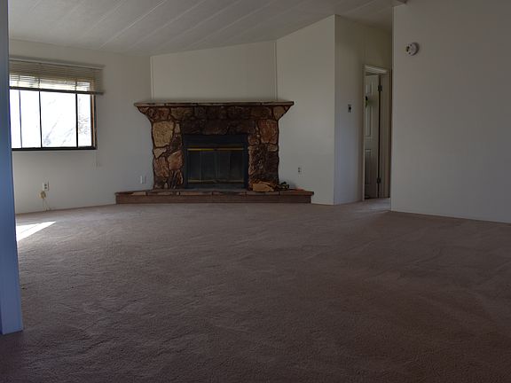 Living Room & Fire Place 