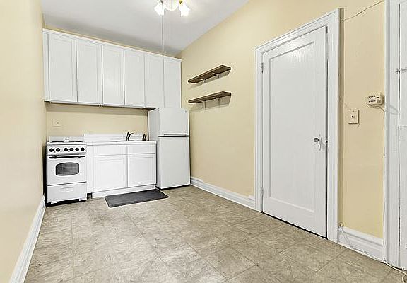 4th image of 207 8th Ave #B2