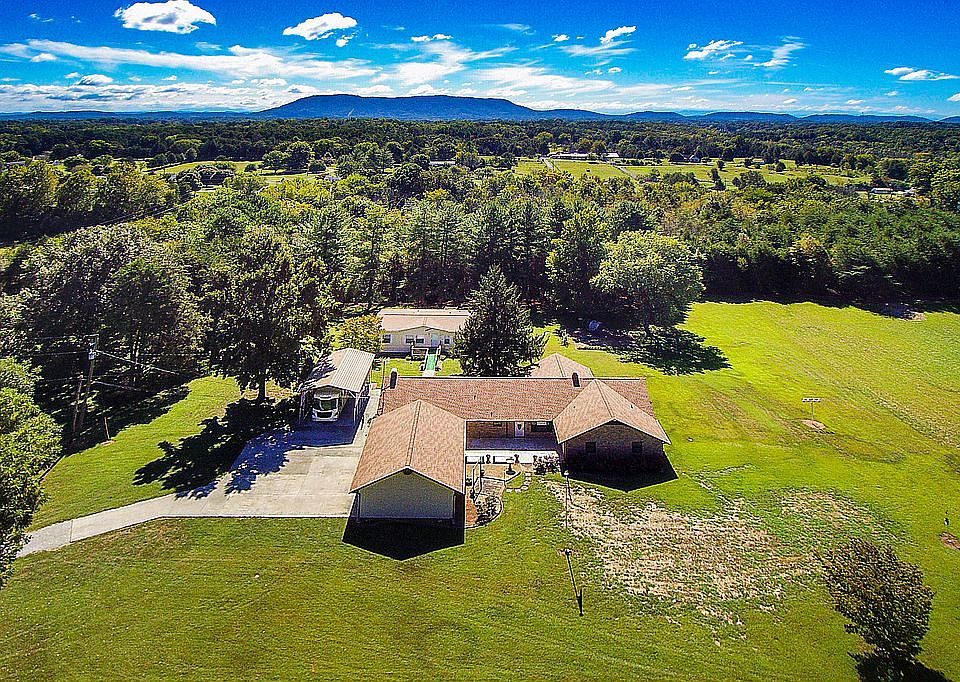 8 Acre "Gentleman's Farm"