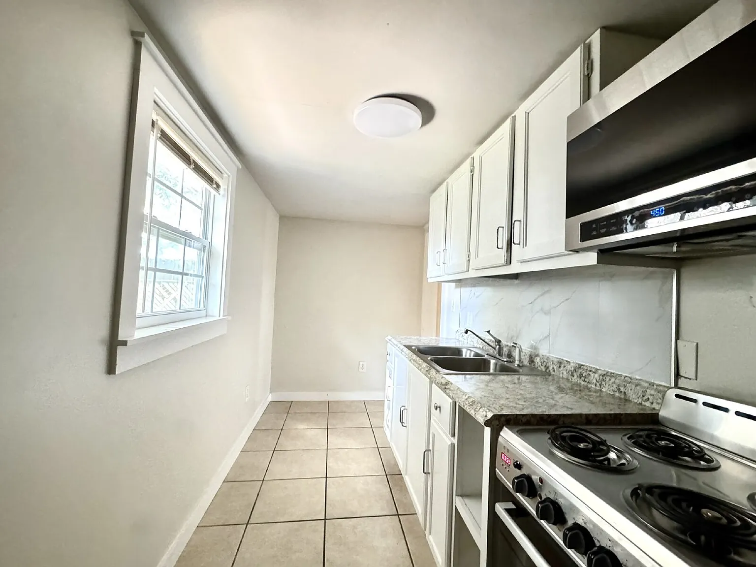 2 bed, 1.0 bath, $1,500 — Photo 2