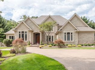 7705 Stonevalley Blf, Clarkston, MI
