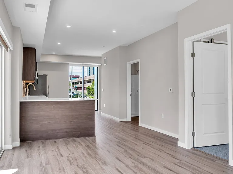 Hemlock | 2 BR